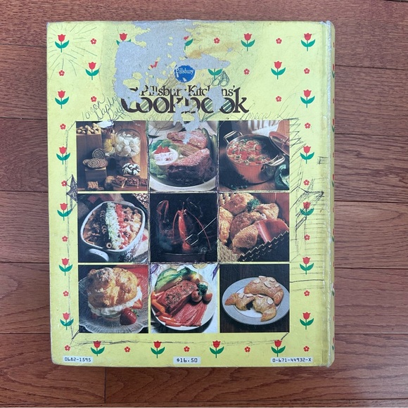 Vintage Pillsbury Kitchens Cookbook Hardcover Ring Binder 5th Printing 1983 READ - Picture 3 of 11